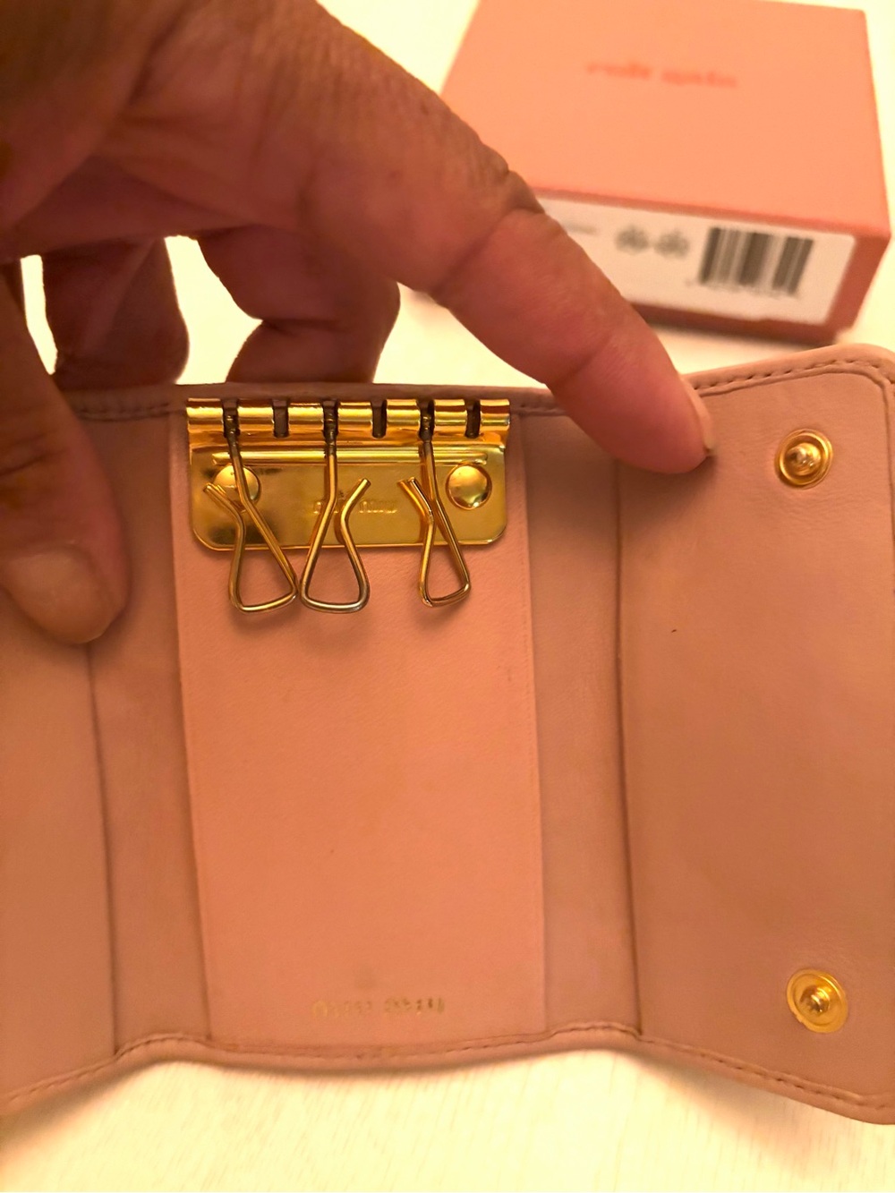 Miu Miu Quilted Blush Pink Leather Key Case with Gold Logo - Picture 5 of 12